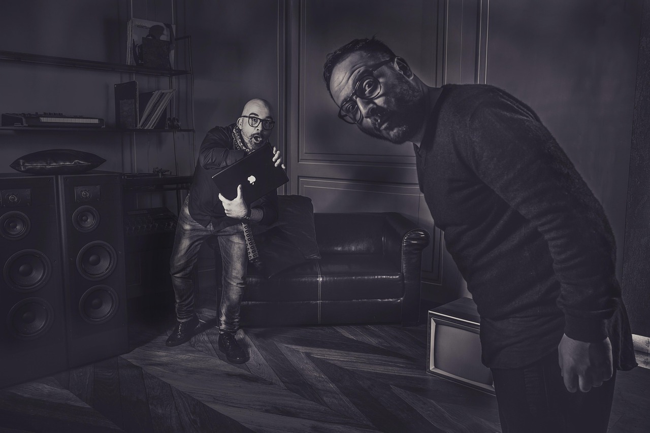 陌陌实名账号：详情下载教程正生活APP