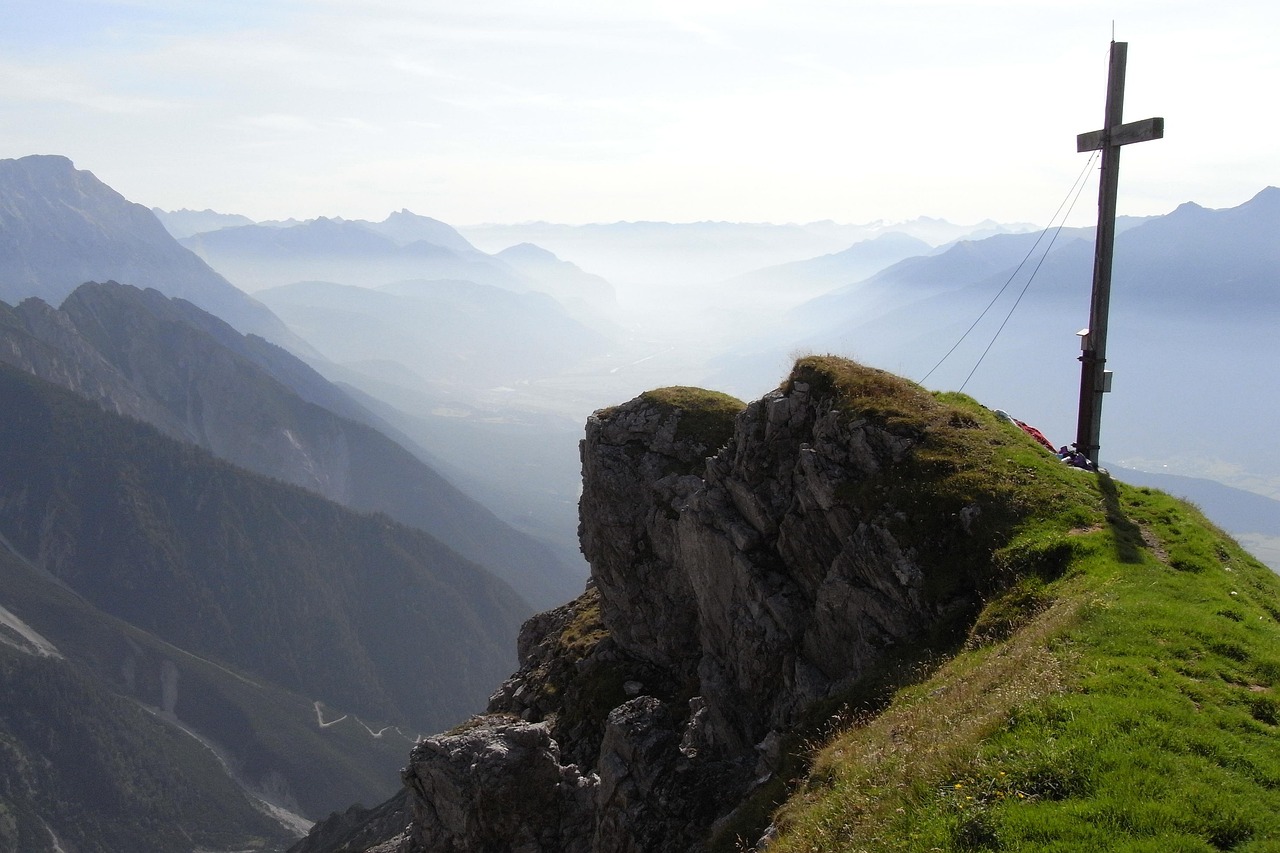 买卖VX号：实名认证在智慧城市中的作用